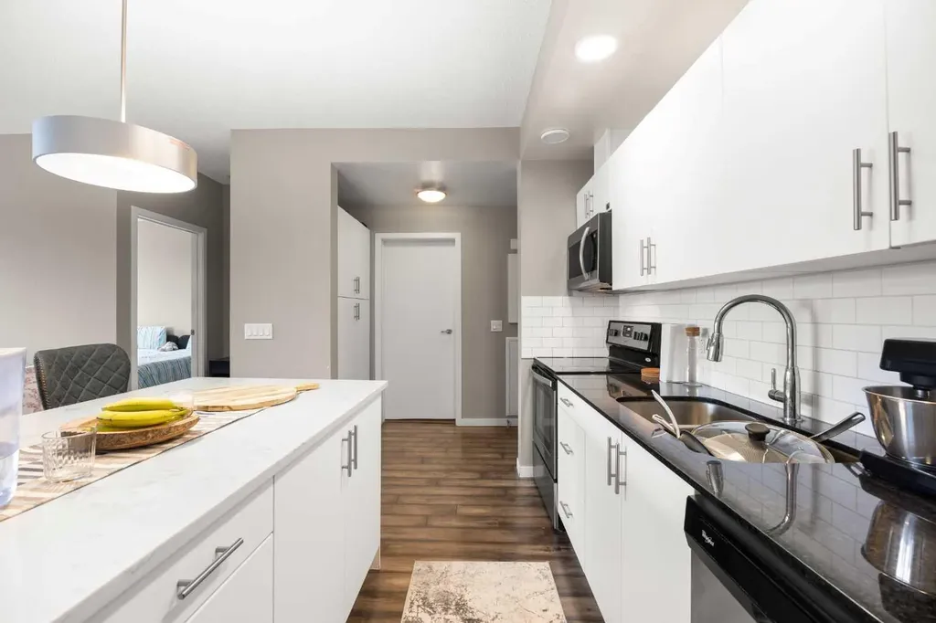 4818 Varsity Drive NW Calgary AB T3A 1A3