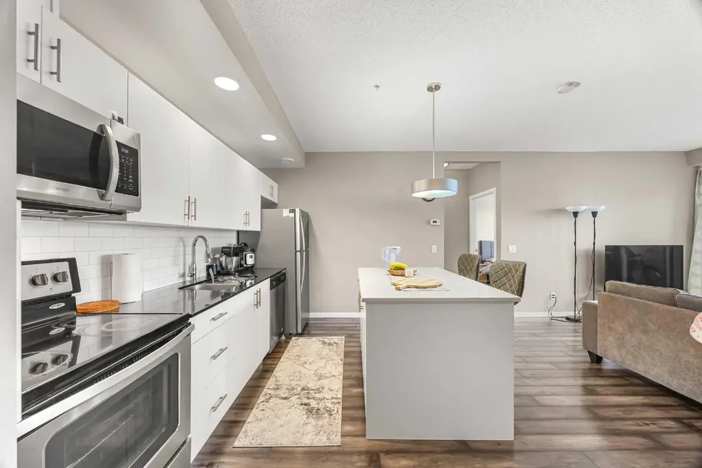 4818 Varsity Drive NW Calgary AB T3A 1A3