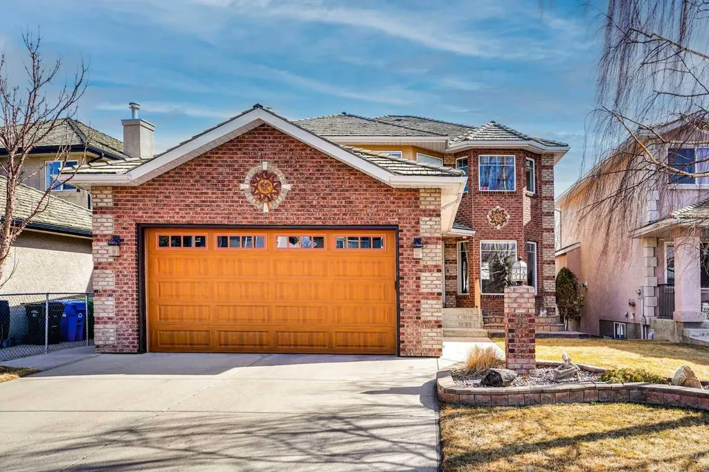 32 Harvest Park Way NE Calgary AB T3K 4K8