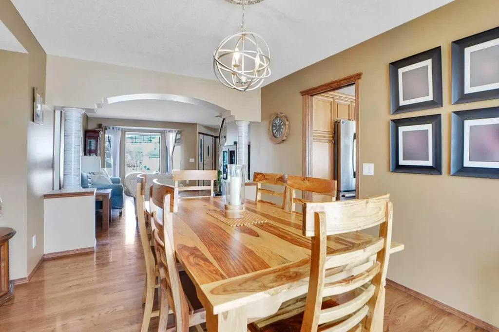 32 Harvest Park Way NE Calgary AB T3K 4K8