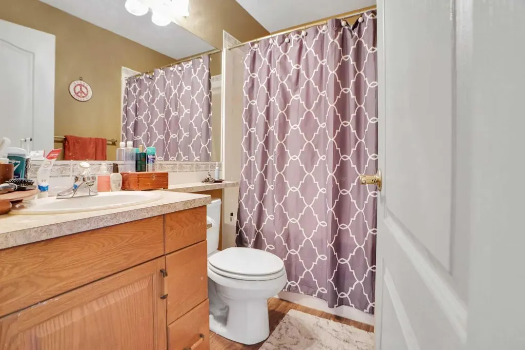 32 Harvest Park Way NE Calgary AB T3K 4K8