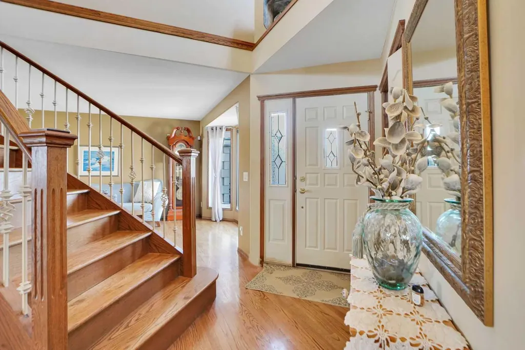 32 Harvest Park Way NE Calgary AB T3K 4K8