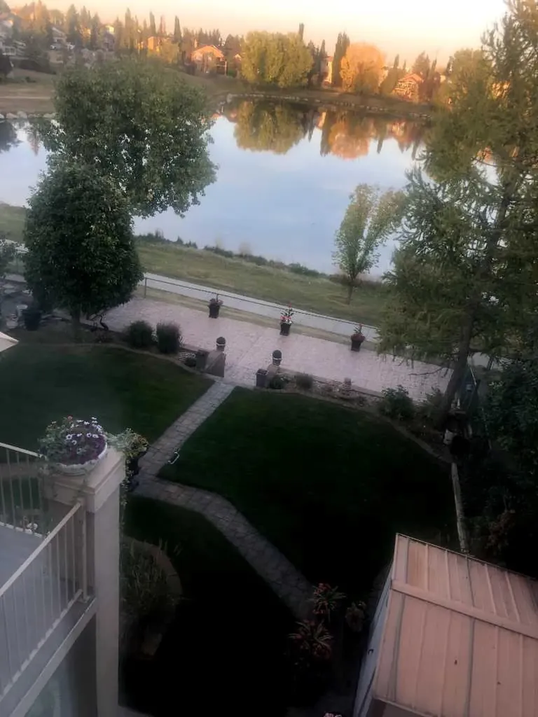 32 Harvest Park Way NE Calgary AB T3K 4K8