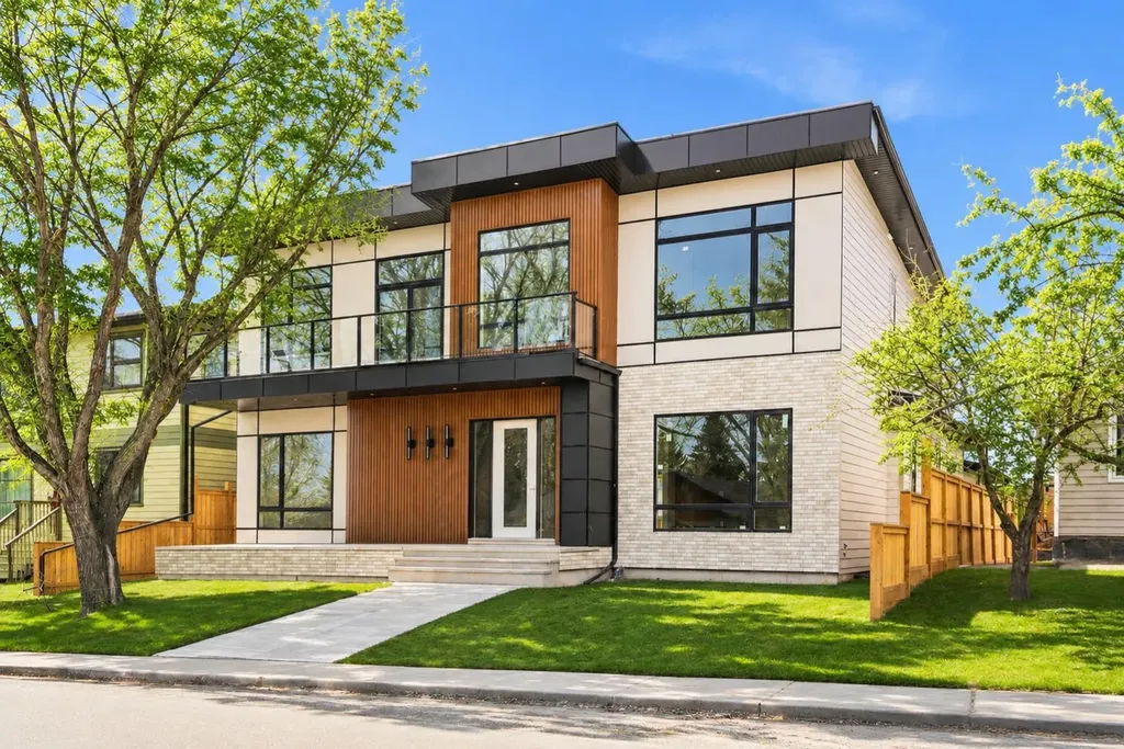209 Windermere Road SW Calgary AB T3C 3K9