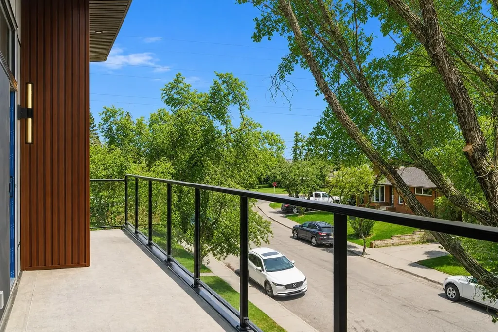 209 Windermere Road SW Calgary AB T3C 3K9