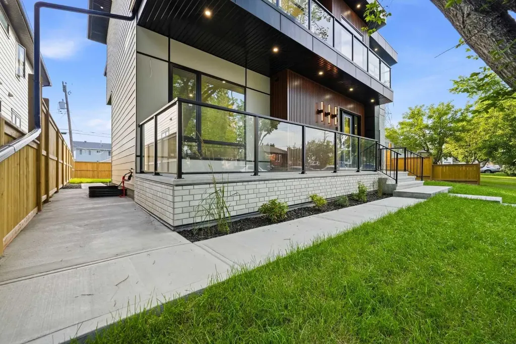 209 Windermere Road SW Calgary AB T3C 3K9