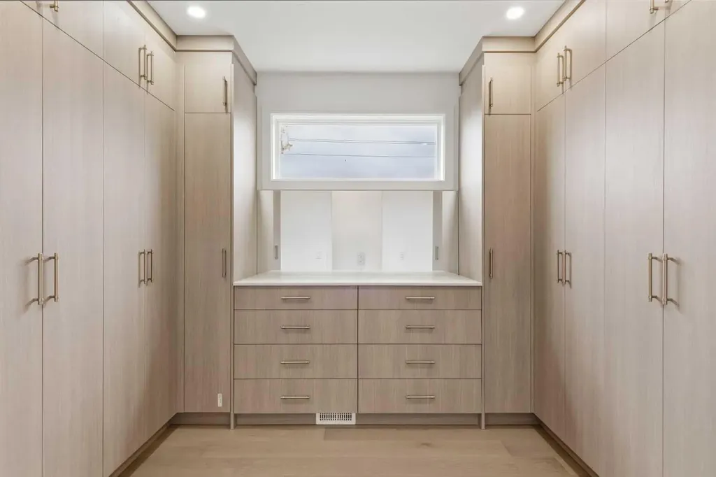 209 Windermere Road SW Calgary AB T3C 3K9