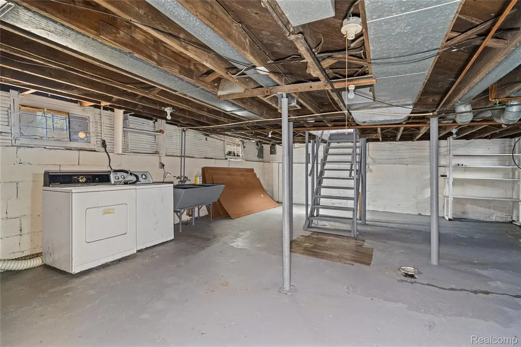 270165 Range Road 291 SE Airdrie AB T4B 3N6