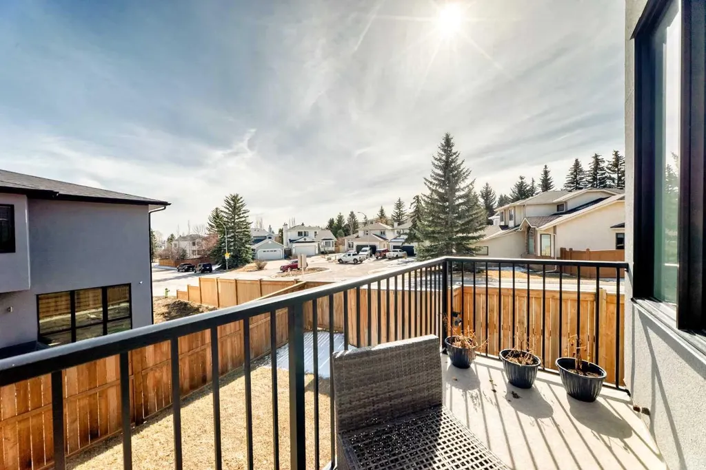 166 69 Street SW Calgary AB T3H5C7