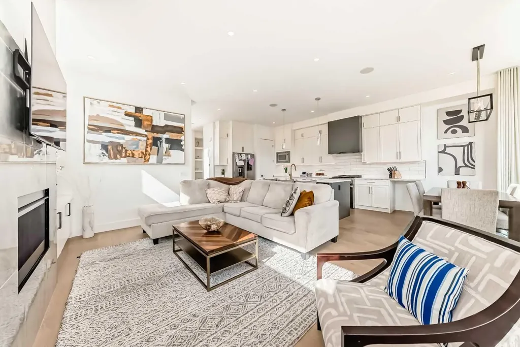 166 69 Street SW Calgary AB T3H5C7