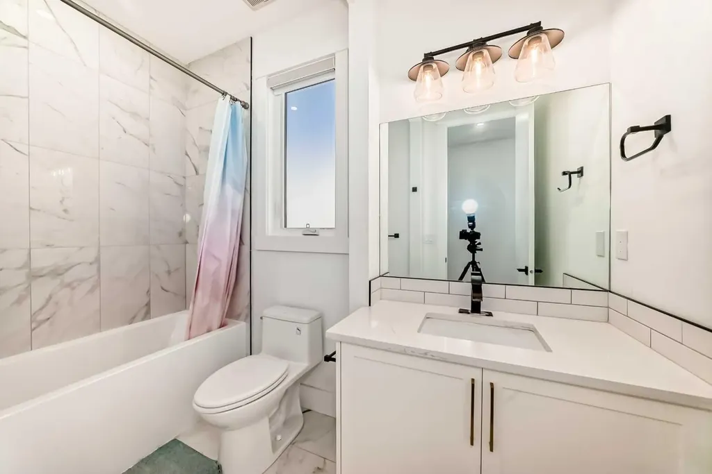 166 69 Street SW Calgary AB T3H5C7
