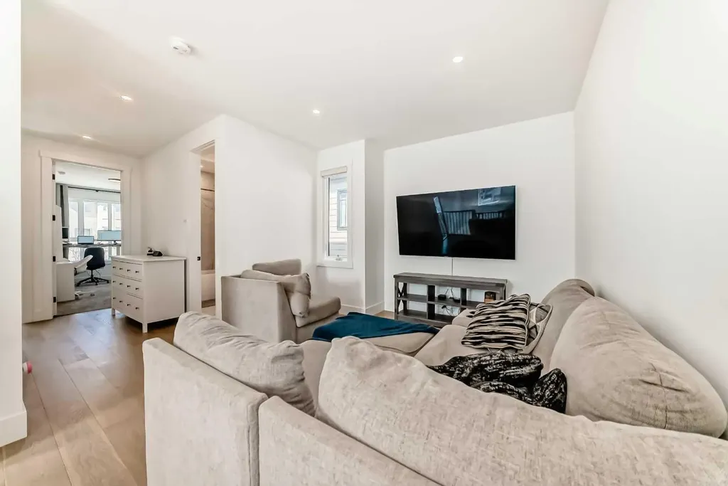 166 69 Street SW Calgary AB T3H5C7
