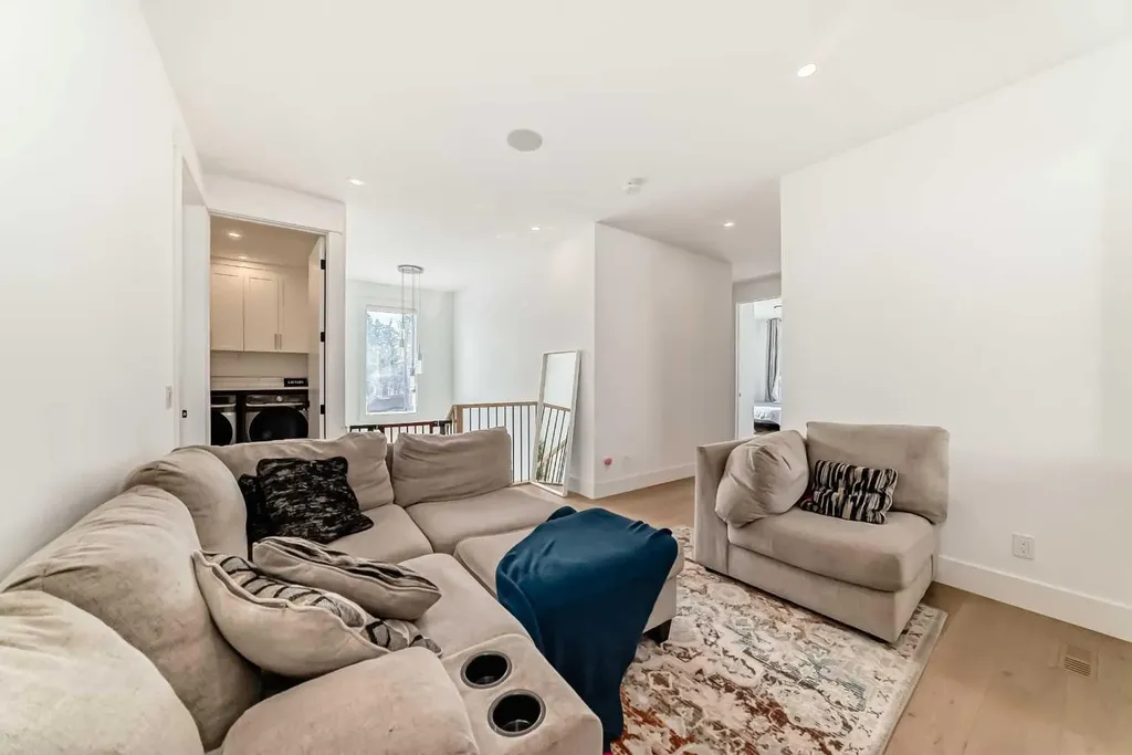 166 69 Street SW Calgary AB T3H5C7