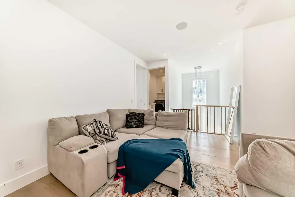 166 69 Street SW Calgary AB T3H5C7
