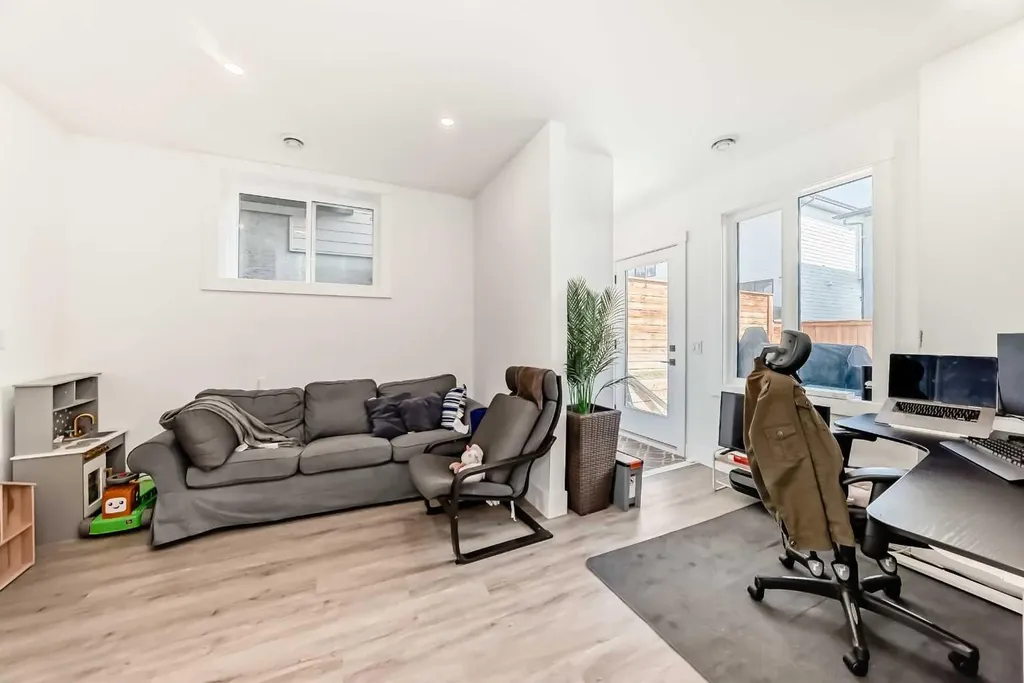 166 69 Street SW Calgary AB T3H5C7