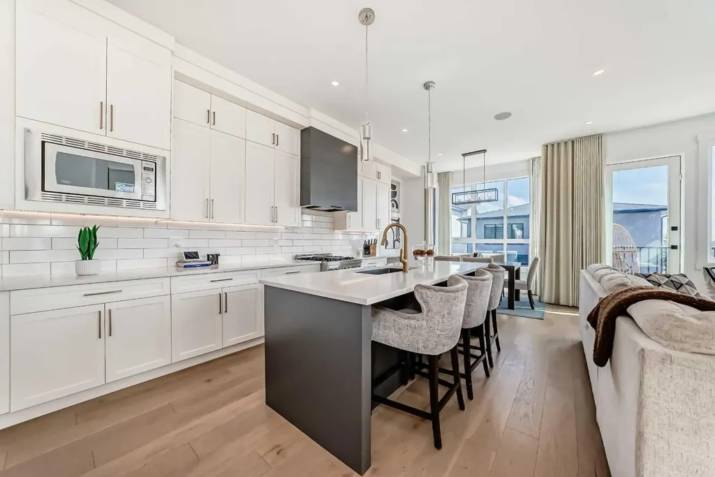 166 69 Street SW Calgary AB T3H5C7