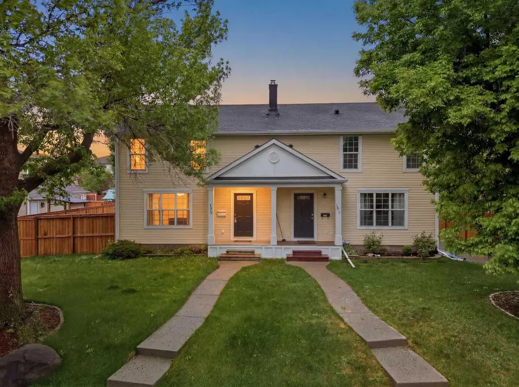 172 Somme Manor SW Calgary AB T2T 6L5