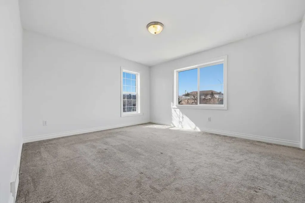172 Somme Manor SW Calgary AB T2T 6L5