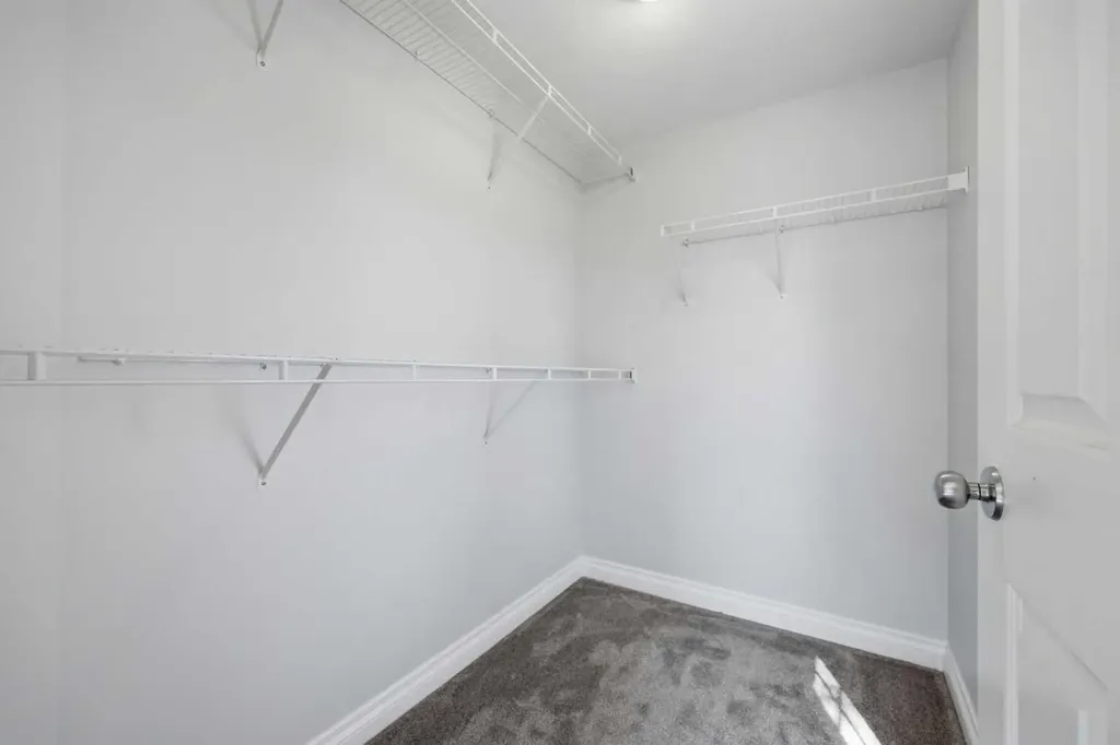 172 Somme Manor SW Calgary AB T2T 6L5