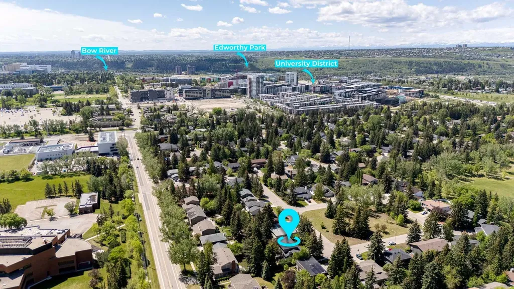 12 Varsville Place NW Calgary AB T3A 0A8