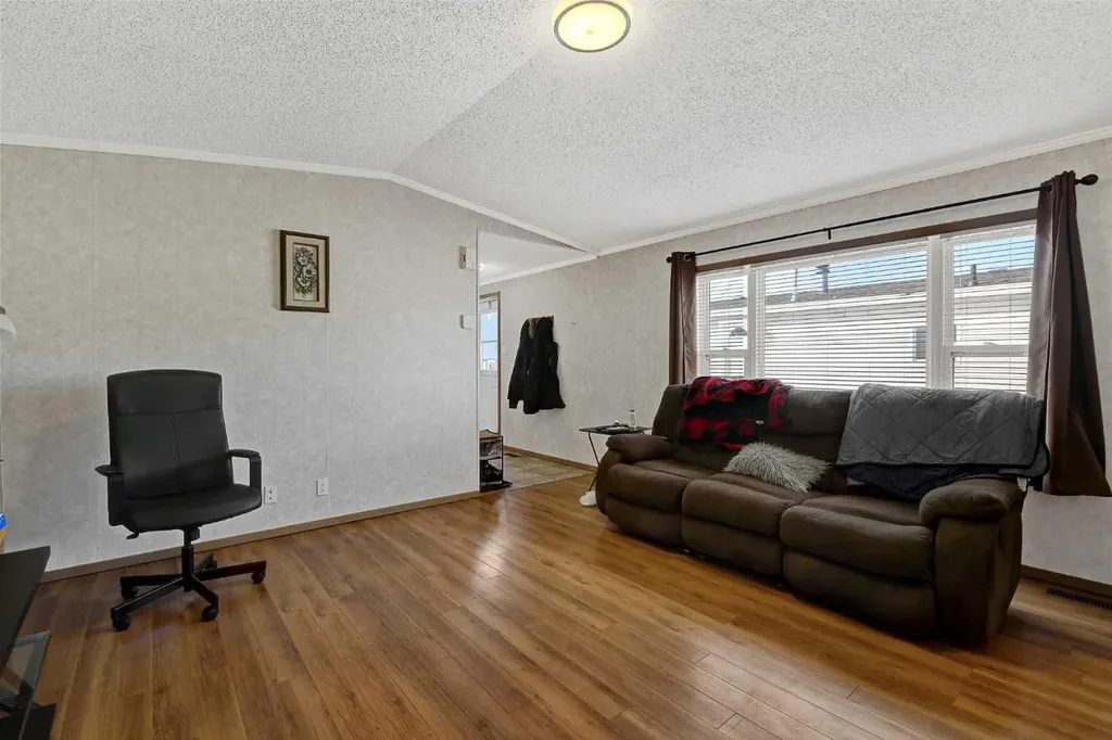 10615 88 Street Grande Prairie AB T8X 1P5