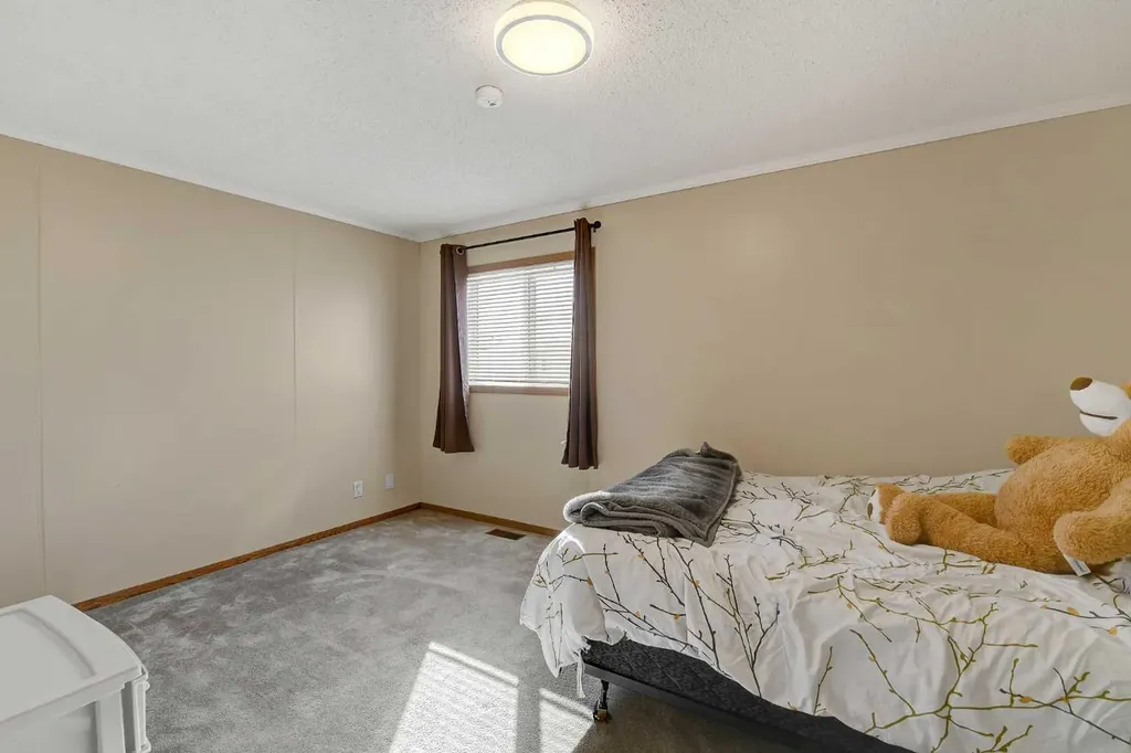 10615 88 Street Grande Prairie AB T8X 1P5