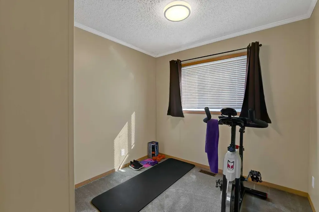 10615 88 Street Grande Prairie AB T8X 1P5