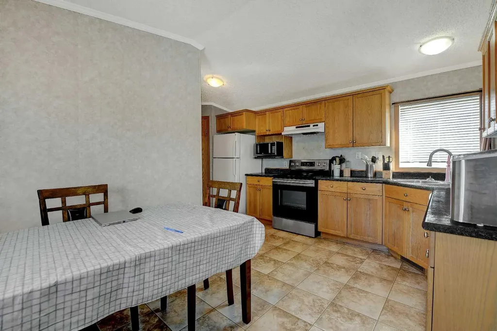 10615 88 Street Grande Prairie AB T8X 1P5