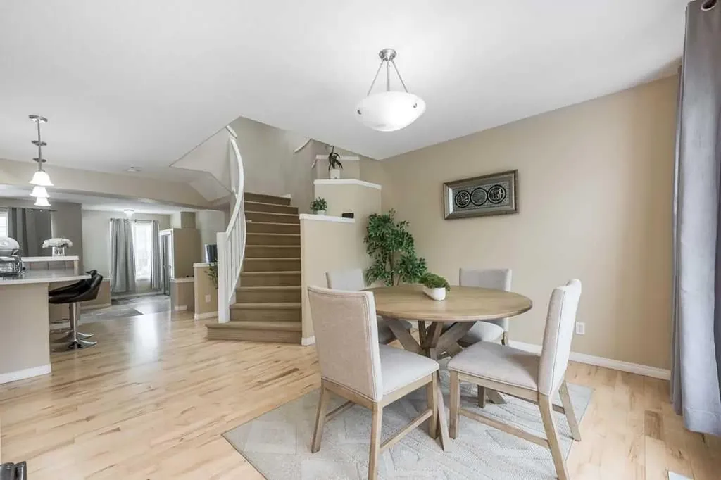 1005 New Brighton Gardens SE Calgary AB T2Z0Y1
