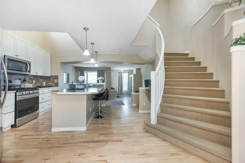 1005 New Brighton Gardens SE Calgary AB T2Z0Y1