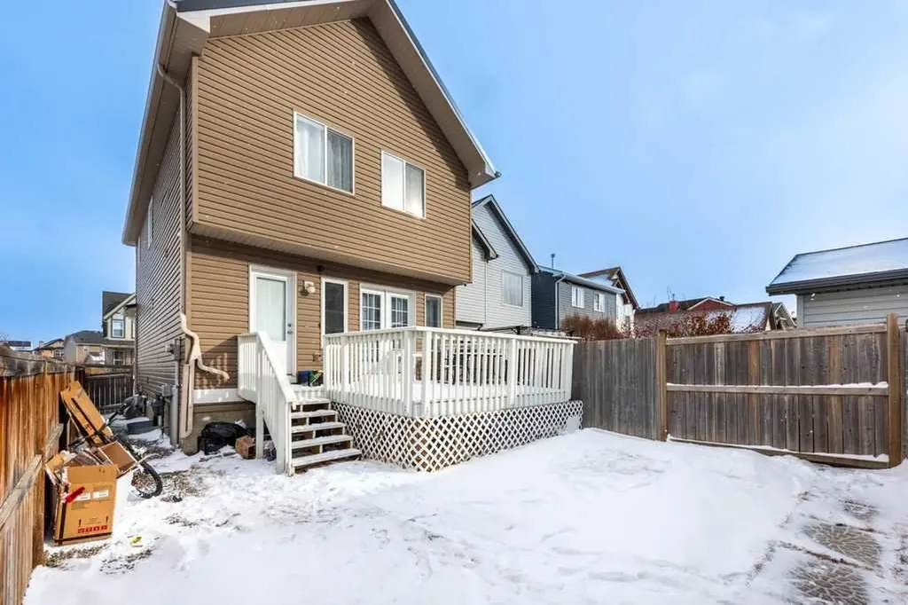 1005 New Brighton Gardens SE Calgary AB T2Z0Y1