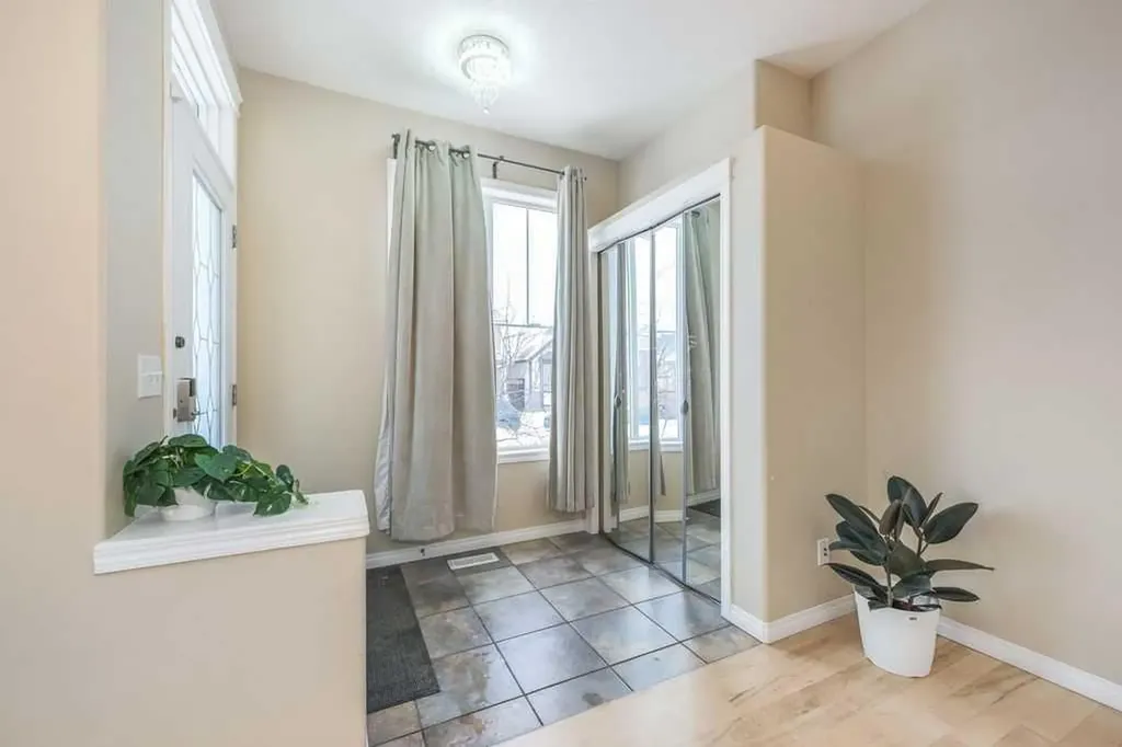 1005 New Brighton Gardens SE Calgary AB T2Z0Y1