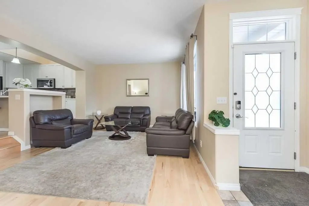 1005 New Brighton Gardens SE Calgary AB T2Z0Y1