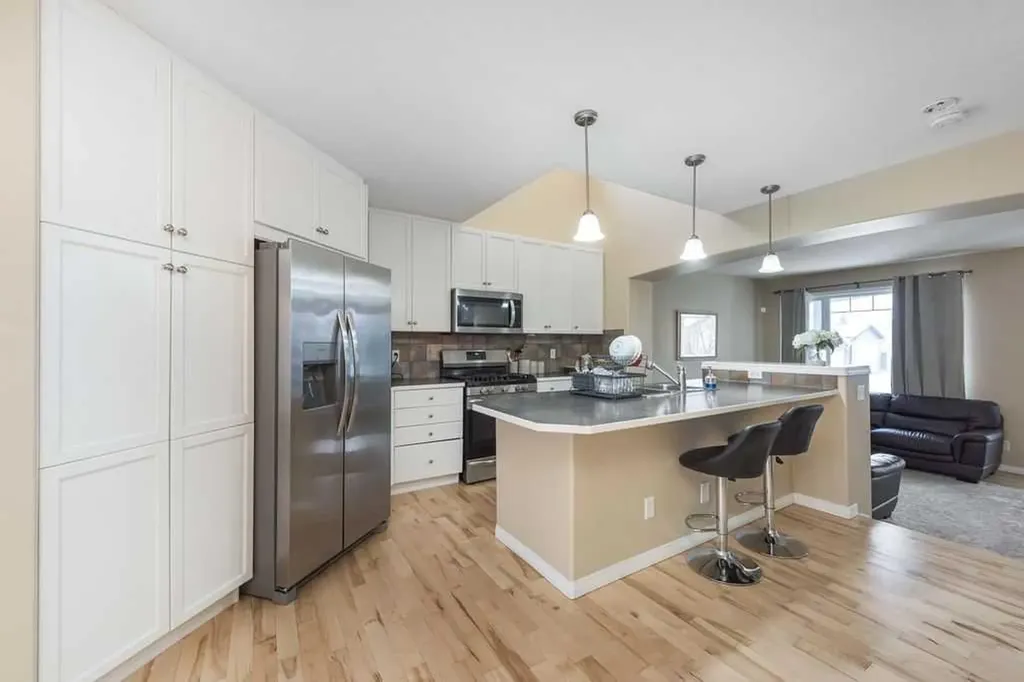1005 New Brighton Gardens SE Calgary AB T2Z0Y1