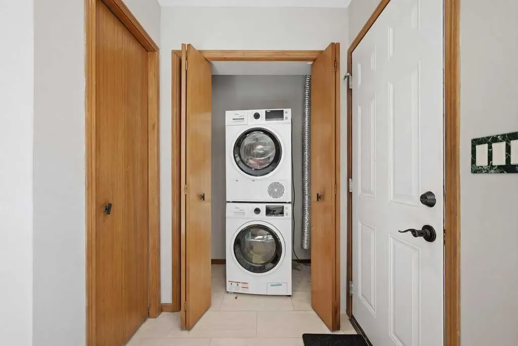 119 Macewan Meadow Way NW Calgary AB T3K 3H9