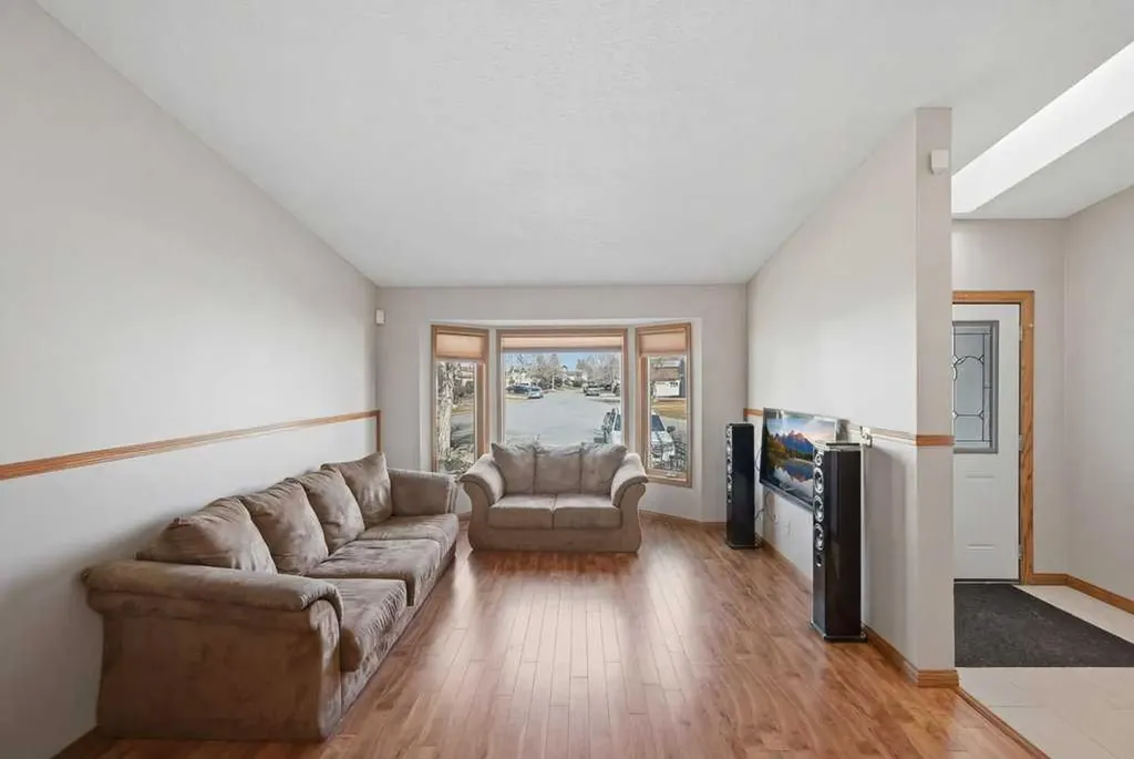 119 Macewan Meadow Way NW Calgary AB T3K 3H9