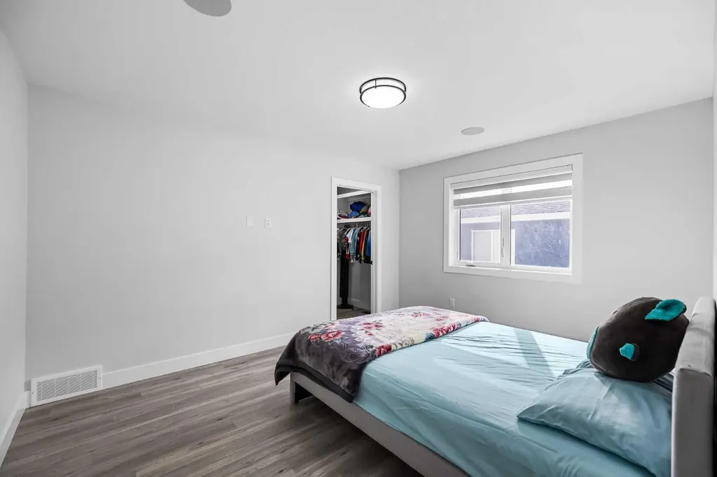 45 Waterford Terrace Chestermere AB T1X 2P6