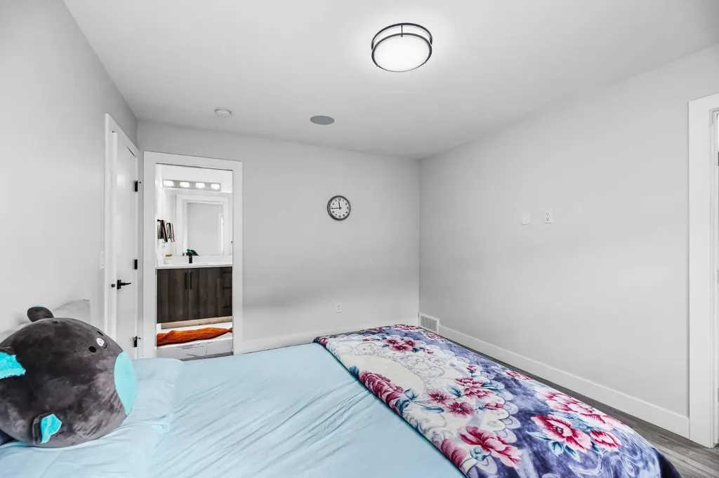 45 Waterford Terrace Chestermere AB T1X 2P6