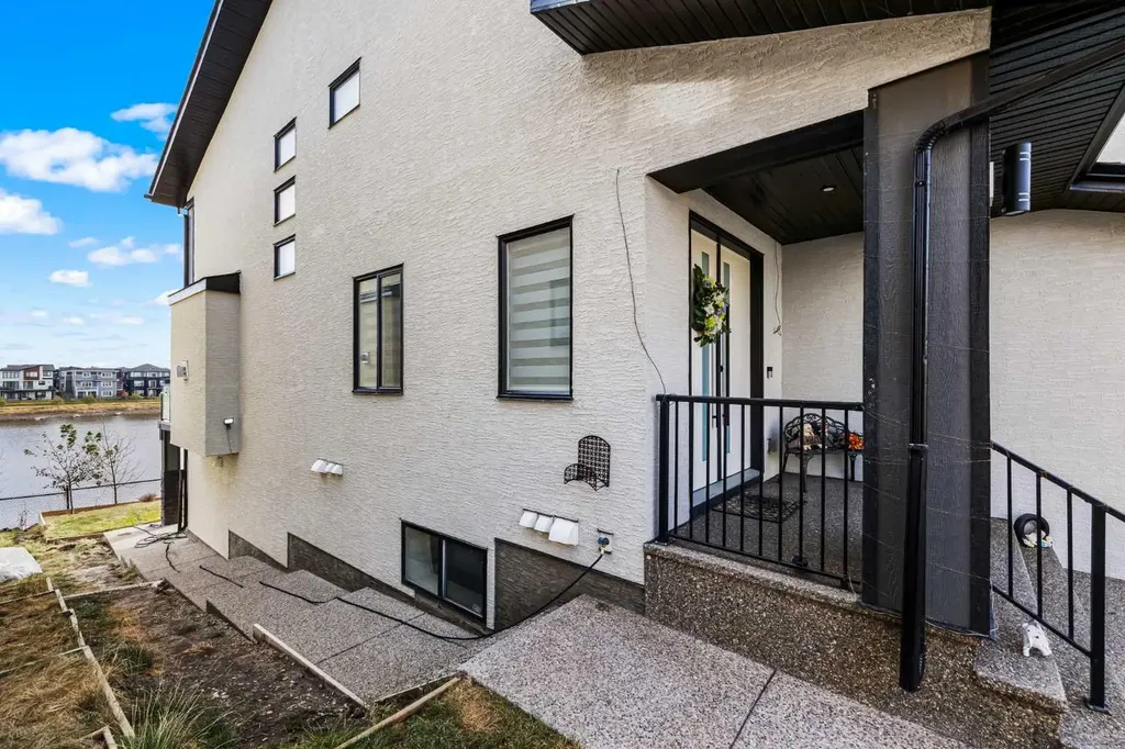 45 Waterford Terrace Chestermere AB T1X 2P6