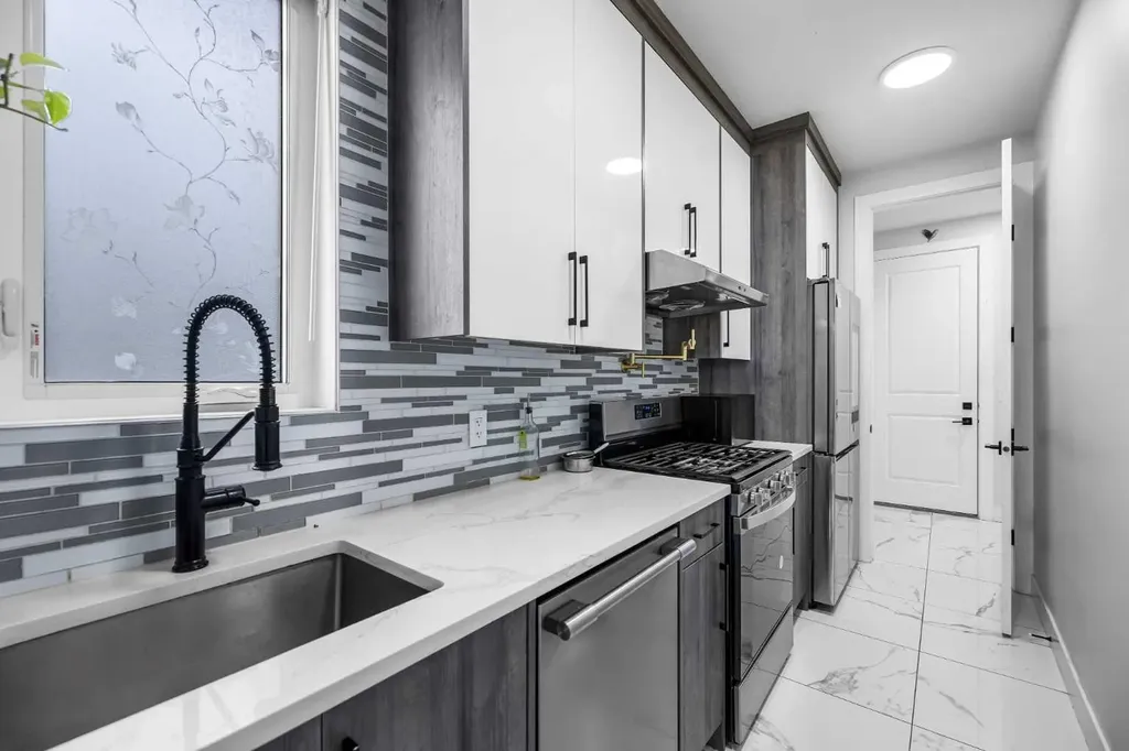 45 Waterford Terrace Chestermere AB T1X 2P6