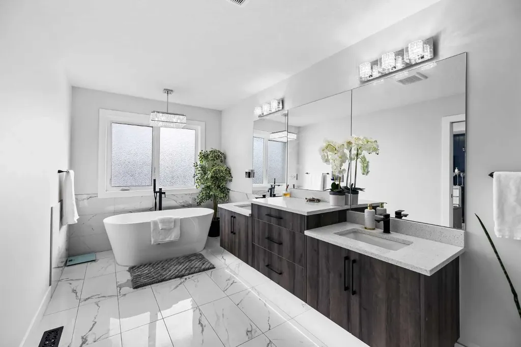 45 Waterford Terrace Chestermere AB T1X 2P6