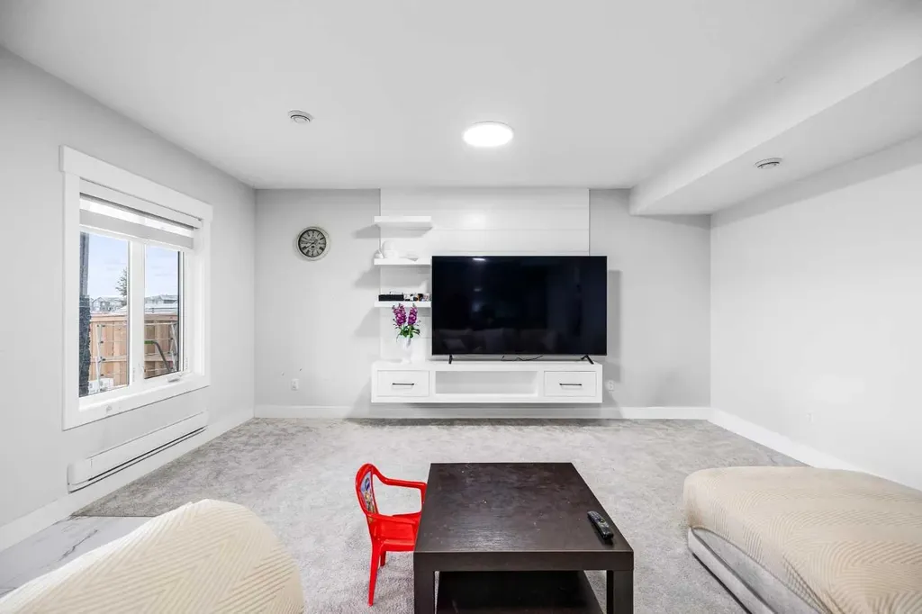 45 Waterford Terrace Chestermere AB T1X 2P6