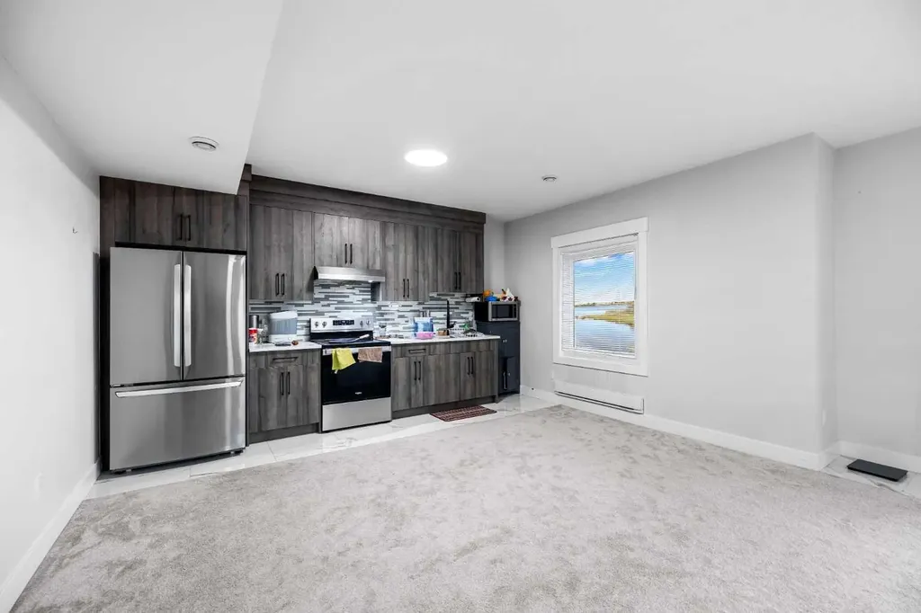 45 Waterford Terrace Chestermere AB T1X 2P6
