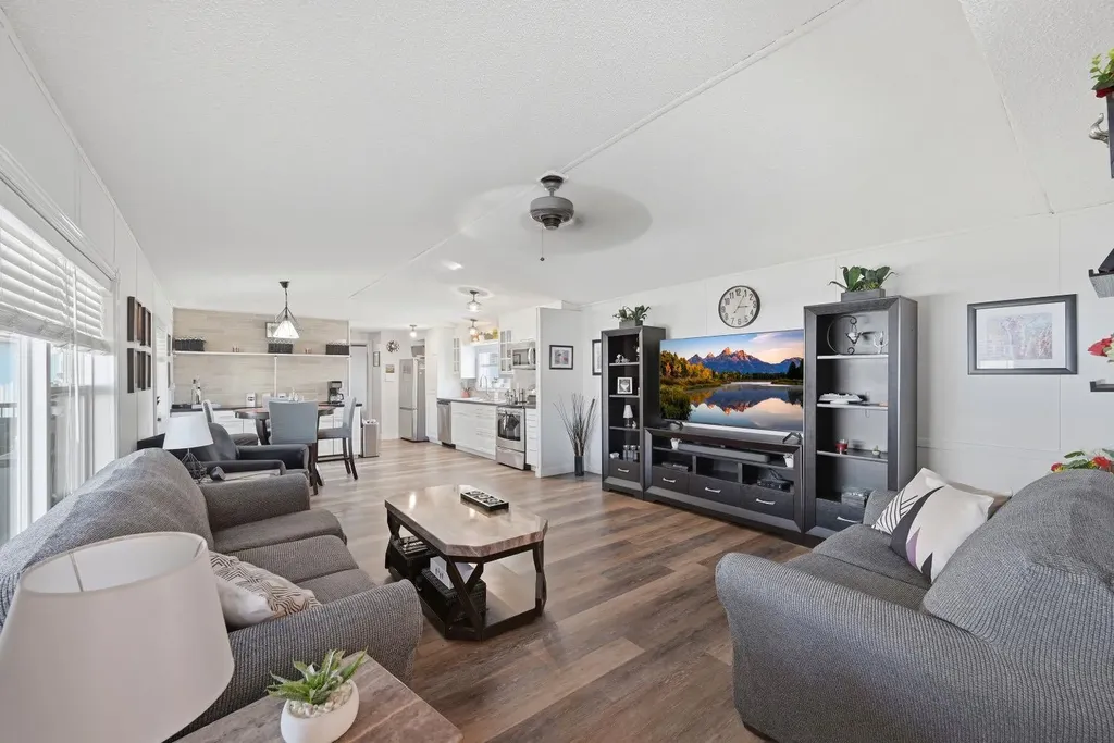 342 Burroughs Circle NE Calgary AB T1Y 6K3
