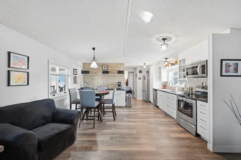 342 Burroughs Circle NE Calgary AB T1Y 6K3