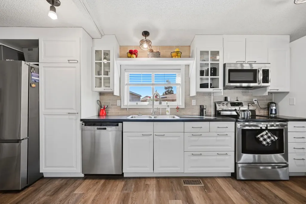342 Burroughs Circle NE Calgary AB T1Y 6K3
