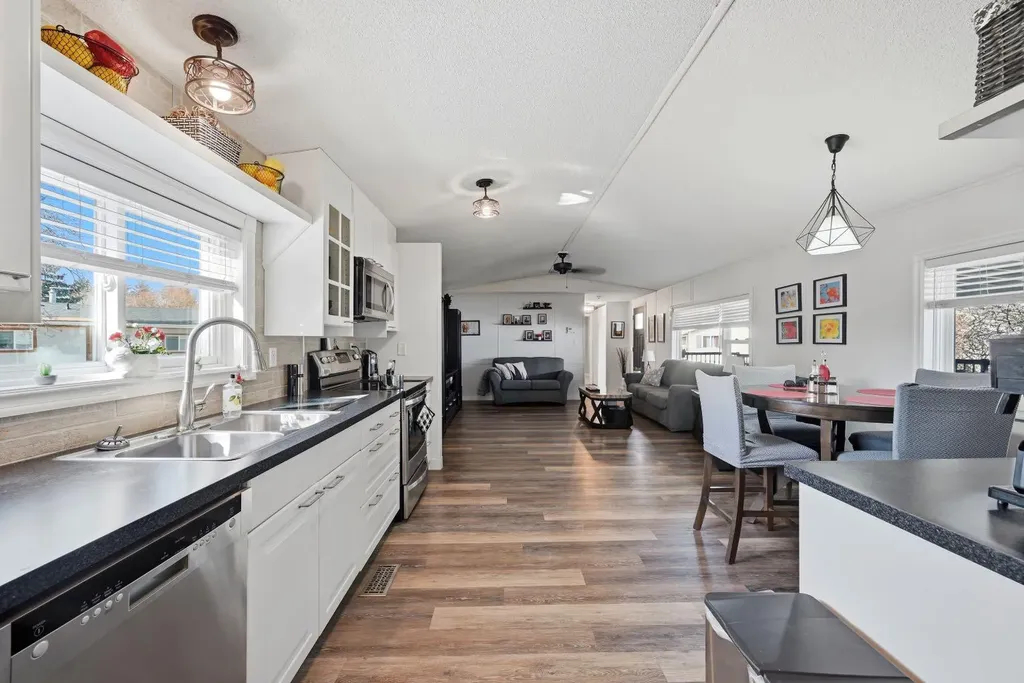 342 Burroughs Circle NE Calgary AB T1Y 6K3