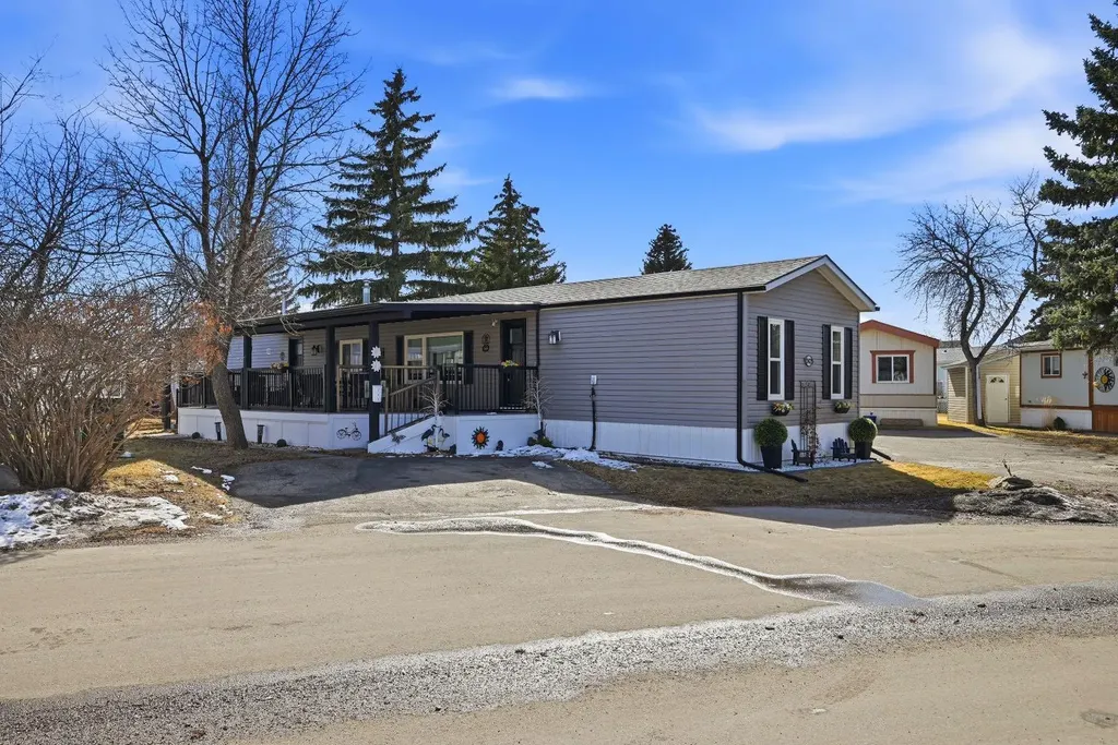 342 Burroughs Circle NE Calgary AB T1Y 6K3