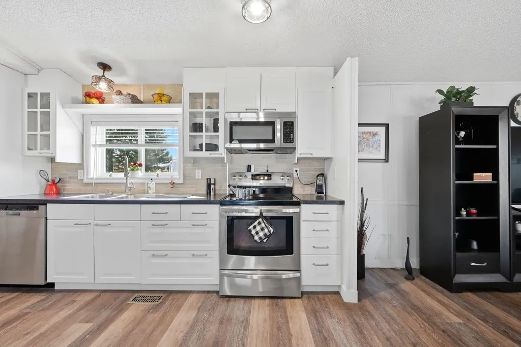 342 Burroughs Circle NE Calgary AB T1Y 6K3