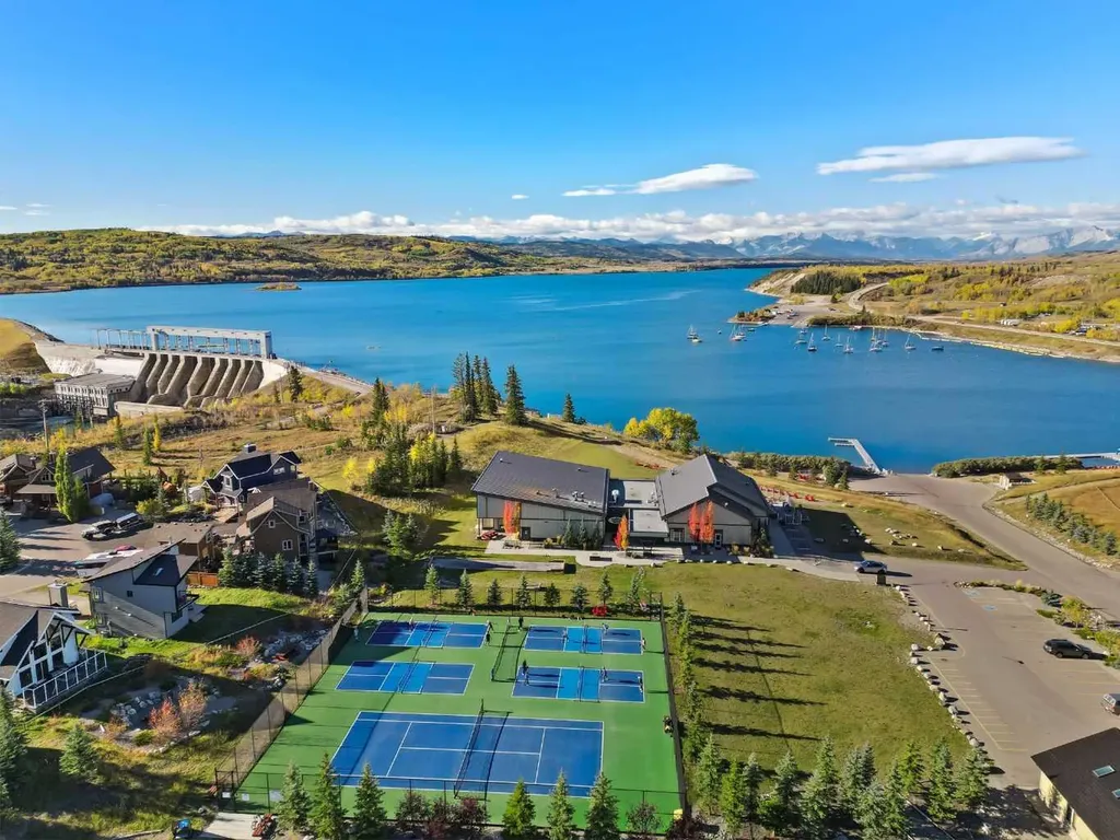 306 Cottageclub Link Rural Rocky View County AB T4C 1B1